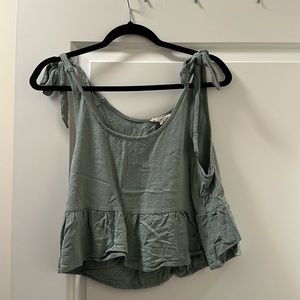 Flowy green top